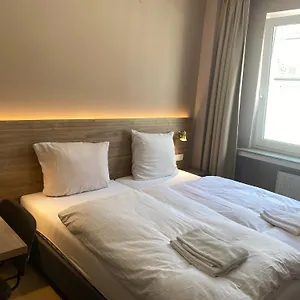 Hotel Petite Koenigsallee Self Check-in, Dusseldorf
