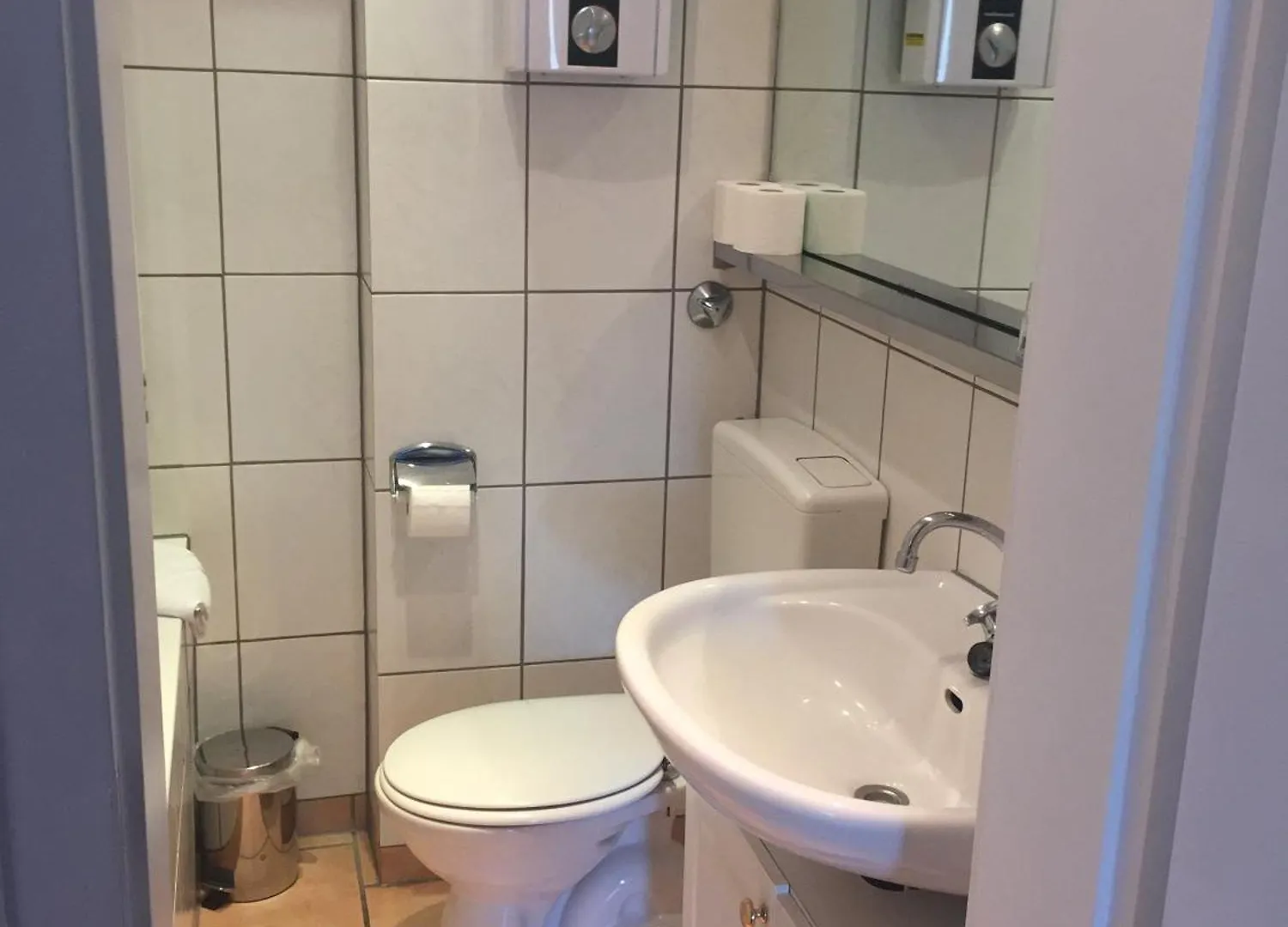 **  Barcelona Bed & Breakfast Hotel Duesseldorf Germany