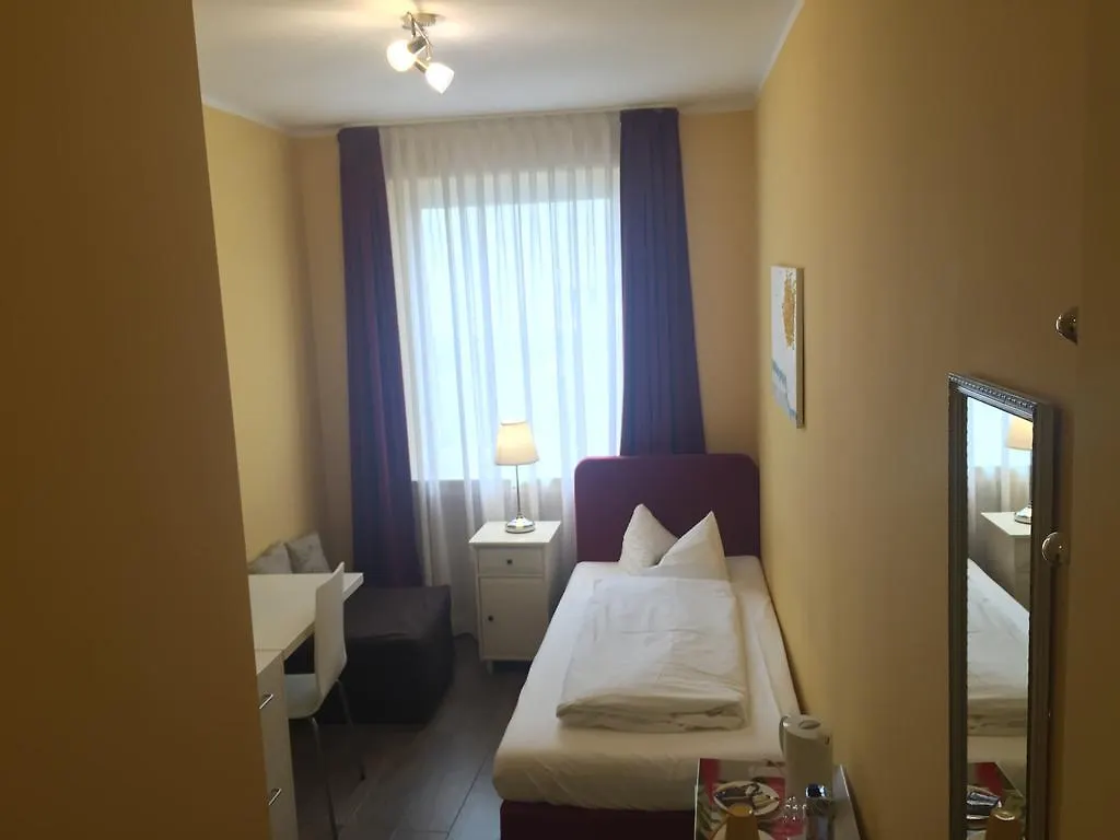 Barcelona Bed & Breakfast Hotel Duesseldorf Germany