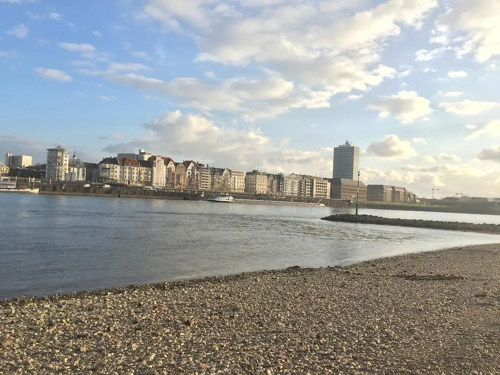 Barcelona Bed & Breakfast Hotel Duesseldorf Dusseldorf